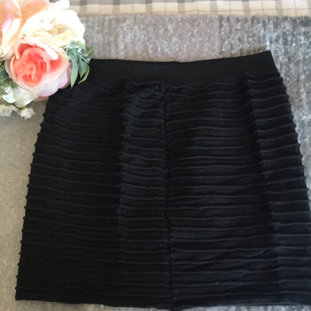 Gently loved black bodycon mini skirt ❤️